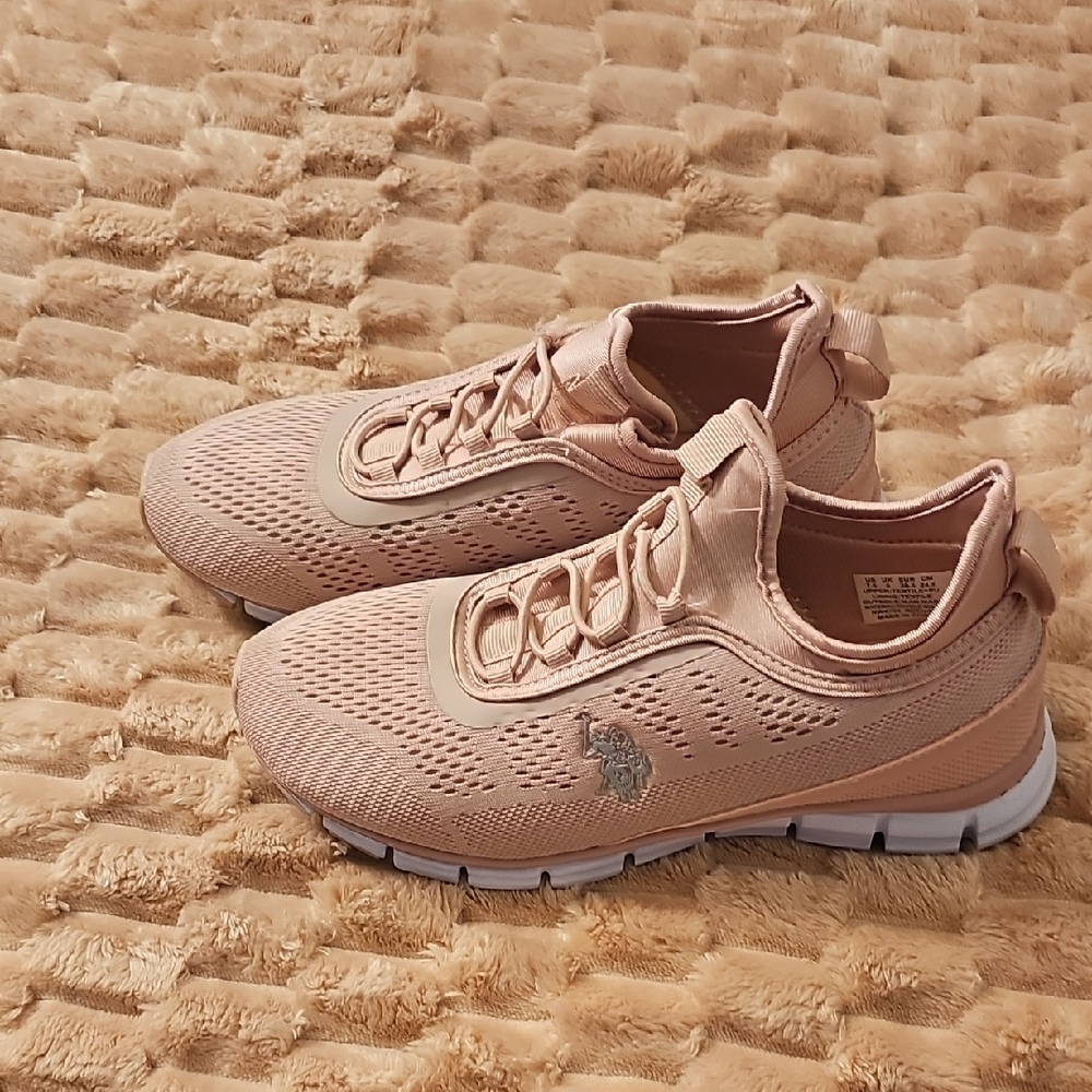 U.S. Polo Assn. Pink Sneakers with Breathable Knit and Sleek Design